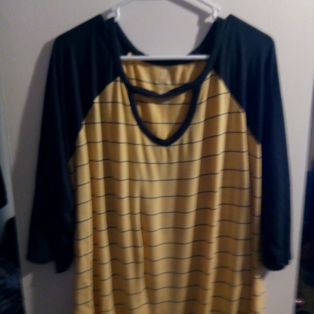 Maurice's top